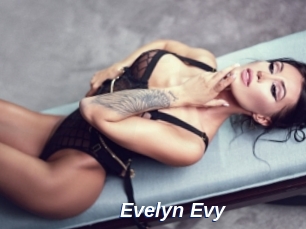 Evelyn_Evy