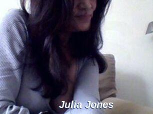 Julia_Jones