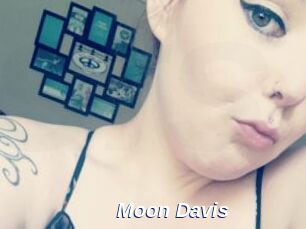 Moon_Davis