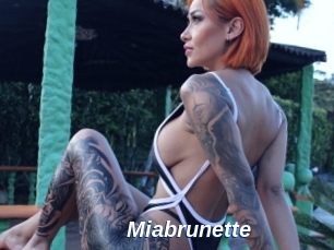 Miabrunette