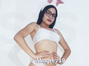 Miagrey19