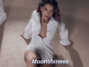 Moonshineee